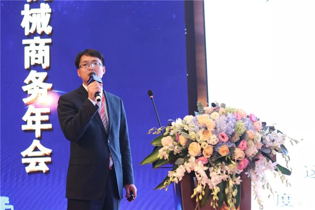 郭長城介紹了“晉工車管家”智能APP