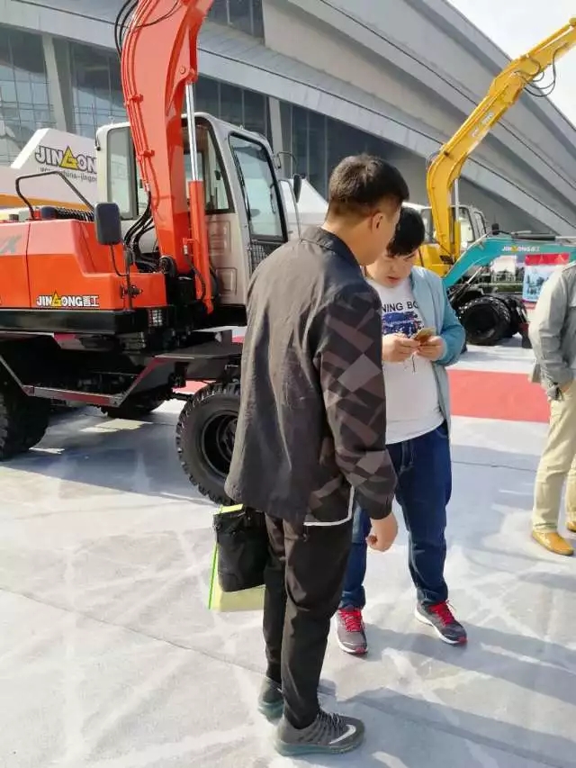 晉工亮相2017中國國際農業機械展覽會