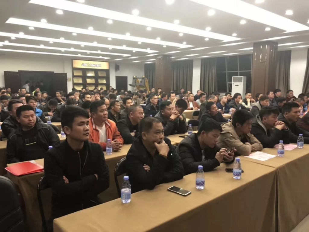 200名輪挖客戶齊聚晉工總部，見證晉工輪挖品質魅力