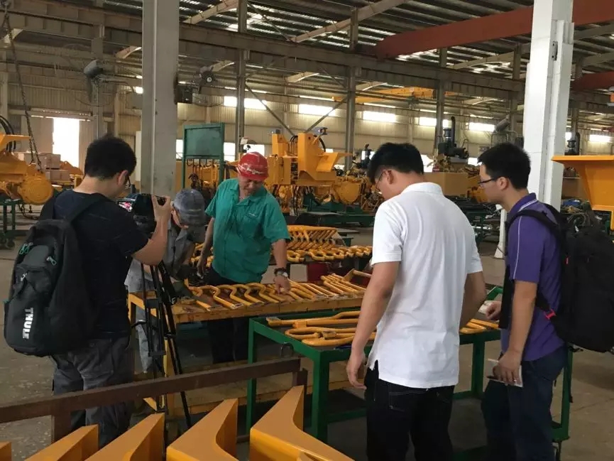 晉工機械總部裝車間榮獲“全國工人先鋒號”