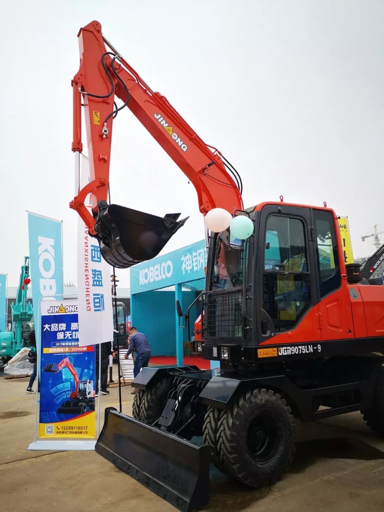 現場遊戲演示、體驗試乘試駕，晉工輪挖亮相楊淩農高會