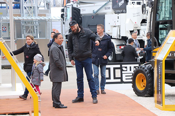晉工亮相2019德國寶馬展