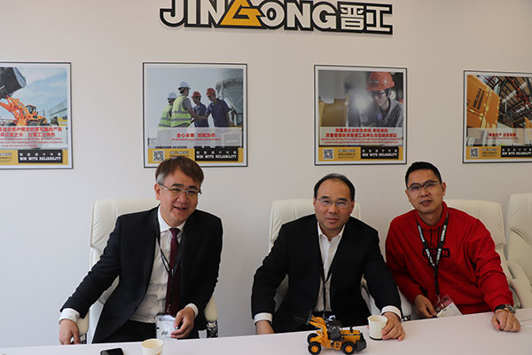 晉工亮相2019德國寶馬展