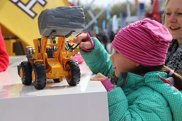 晉工亮相2019德國寶馬展