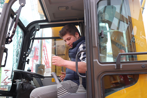 晉工亮相2019德國寶馬展