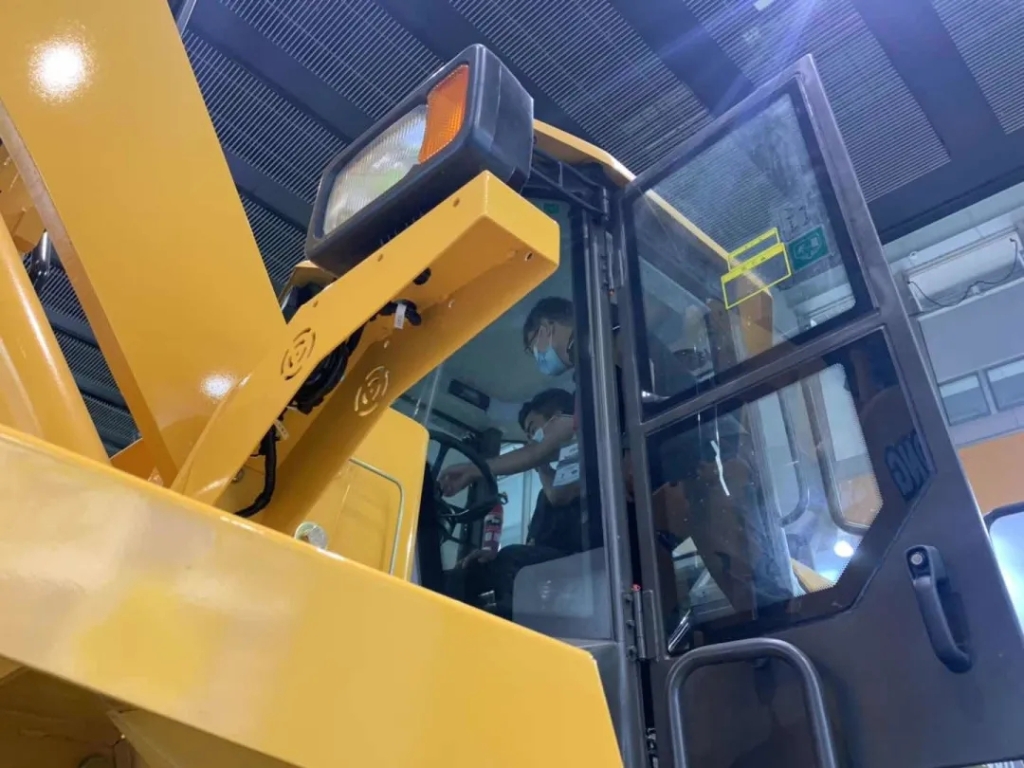 晉工機械攜JGM857L高缷砂石王亮相第六屆廣州砂石展